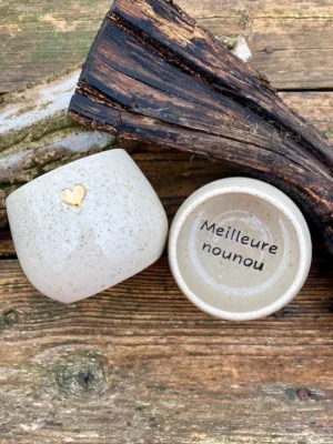 Tasse à message et au cœur d'or « Meilleure nounou »