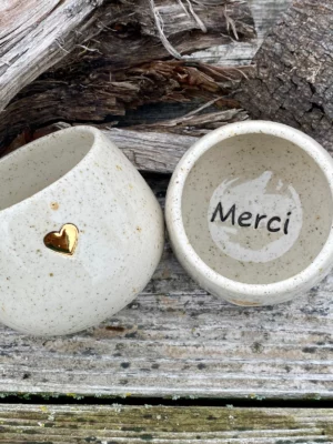 Tasse à message et au cœur d'or « Merci »