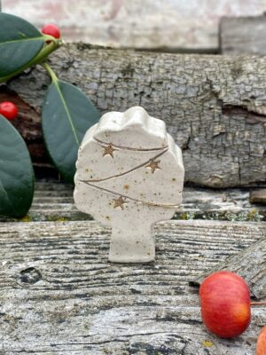 Arbre et sa guirlande étoilée