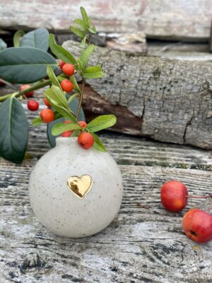 Vase boule de Noël au cœur d'or