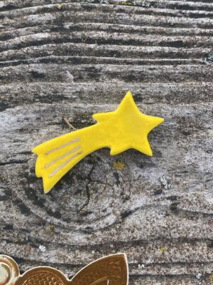 Fève en porcelaine thème espace : l'étoile filante